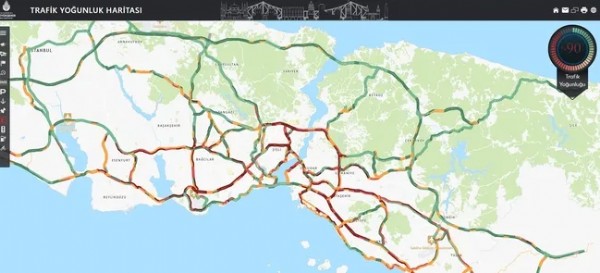 İstanbul'da trafik kilit! Yoğunluk yüzde 90'a ulaştı: Araçlar güçlükle ilerliyor